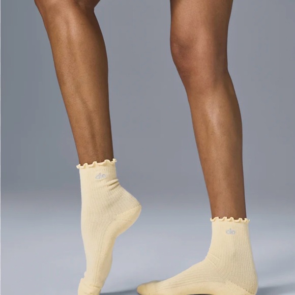 ALO Yoga  Women's Lettuce Edge Sock - Picture 2 of 3